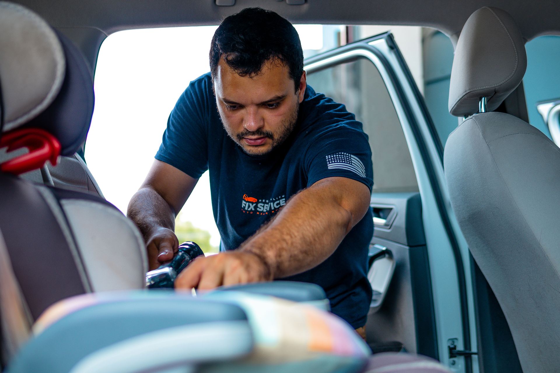 FIX SERVICE mechanic at work