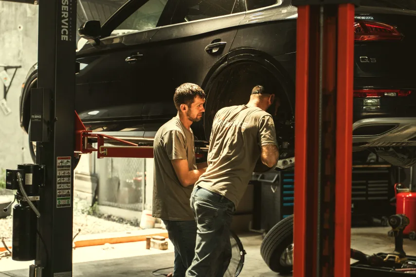 FIX Service technicians at work